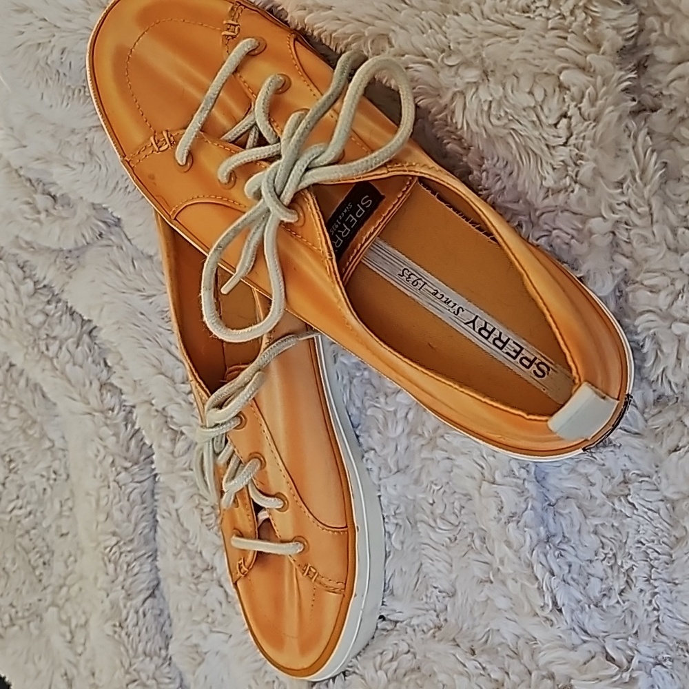 Sperry - Picture 2 of 4